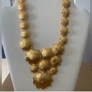 24K gold plated Elegant Gold Floral Necklace